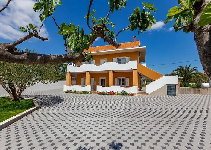 Mp Luxury Holiday Home With Swimming Pool