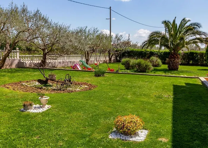 Mp Luxury Holiday Home With Swimming Pool