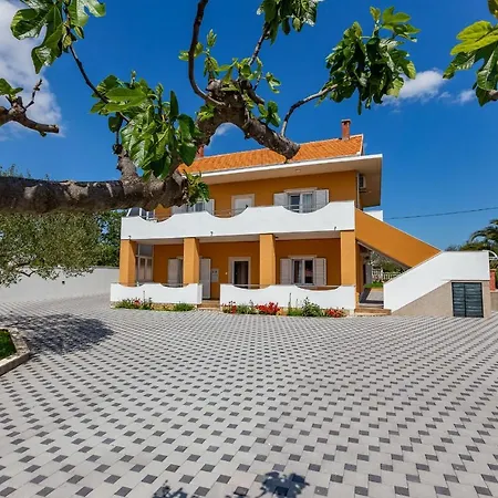 Mp Luxury Holiday Home With Swimming Pool Zára Kültér fotó