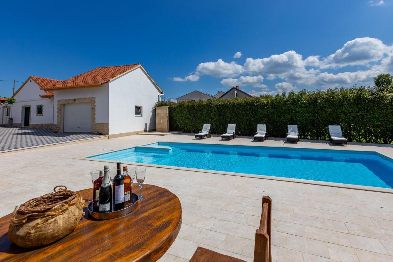 Semesterbostad Mp Luxury With Swimming Pool